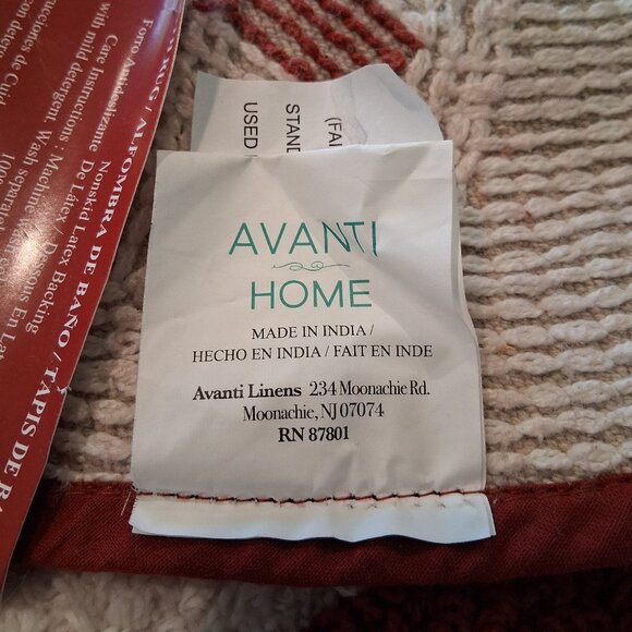 Avanti Sparkle Snowflake 29" Holiday Bath Rug - Picture 4 of 10